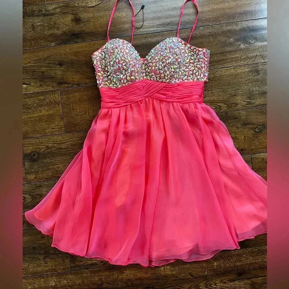 Dave and Johnny Mini dress - Picture 2 of 9